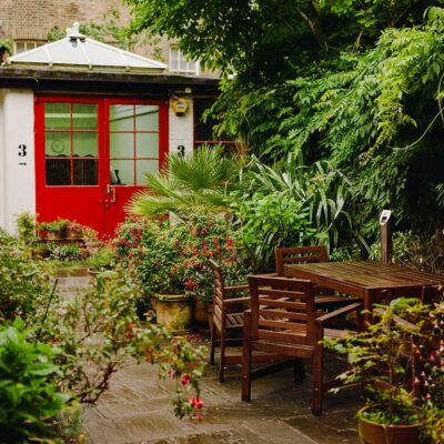 TLP-meade-mews-flowered-courtyard